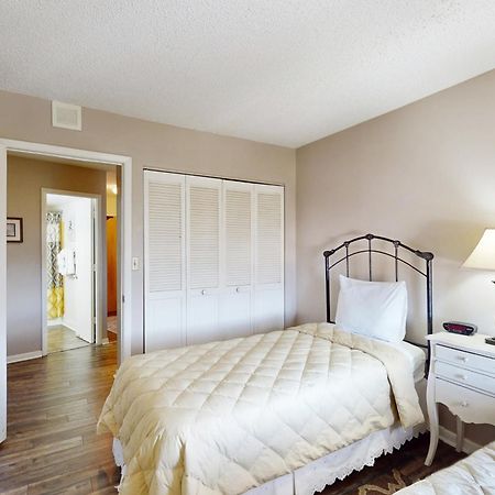 Atlantis & Sea Sails Apartment Myrtle Beach Room photo